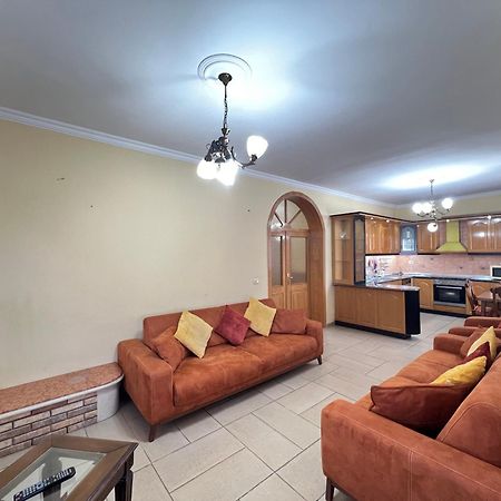 Tirana Center 2Bedrooms エクステリア 写真